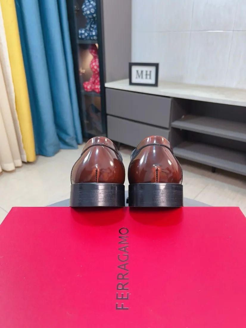 Men's shoes 💰560🌸🌸Water dyed cowhide 🆘[Salvatore Ferragamo] Ferragamo's latest casual business leather shoes for men! Available at counters simultaneously! The fabric is made of specially imported original suede calfskin, and the interior is made of imported water-dyed cowhide. It is absolutely luxurious and leads the fashion trend. Matching code: 38-44 45 customized